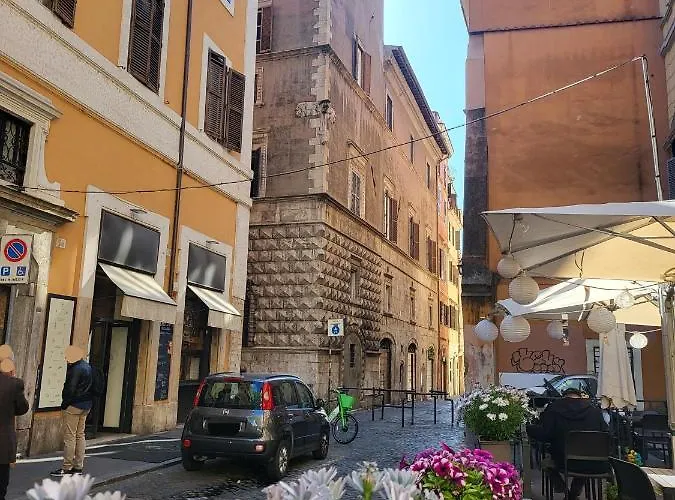 The Rabbit Hole Řím